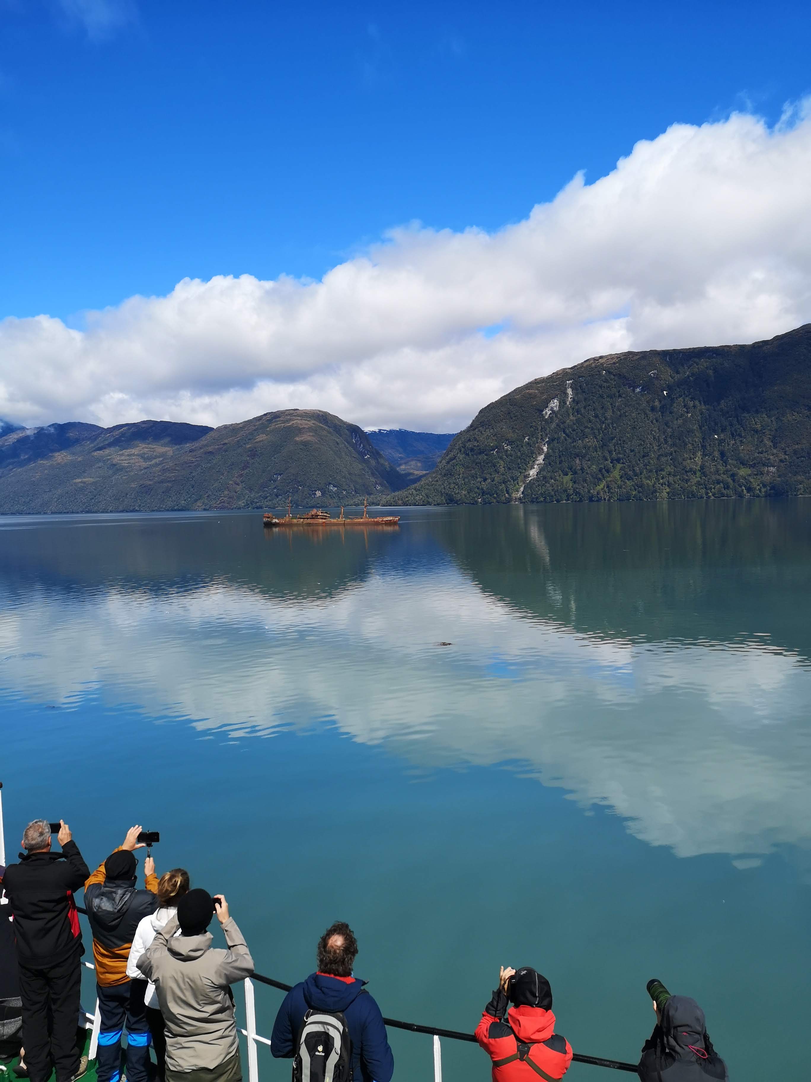 Conoce el nuevo ferry de Navimag Esperanza